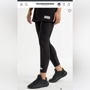 The Giving Movement 24 inch Tonal Leggings in Pitch Black Size Medium